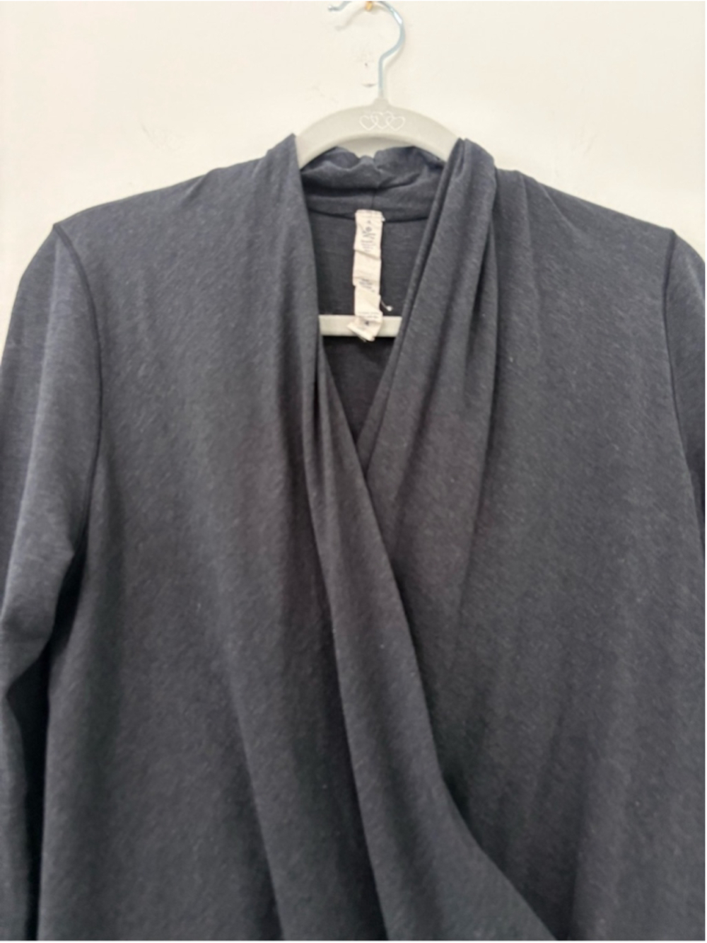 Lululemon Radiant Long Sleeve Sz 4 Heathered Black EUC - Picture 3 of 10